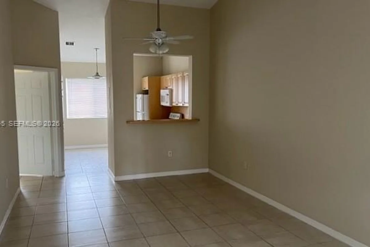 7940 NW 6th St #202, Pembroke Pines: photo 1 of 15