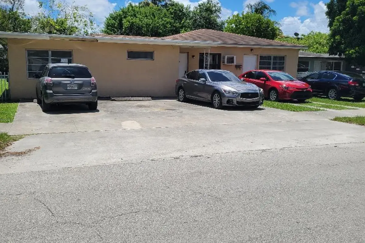 5918 N Wiley St #A-b, Hollywood: photo 1 of 9