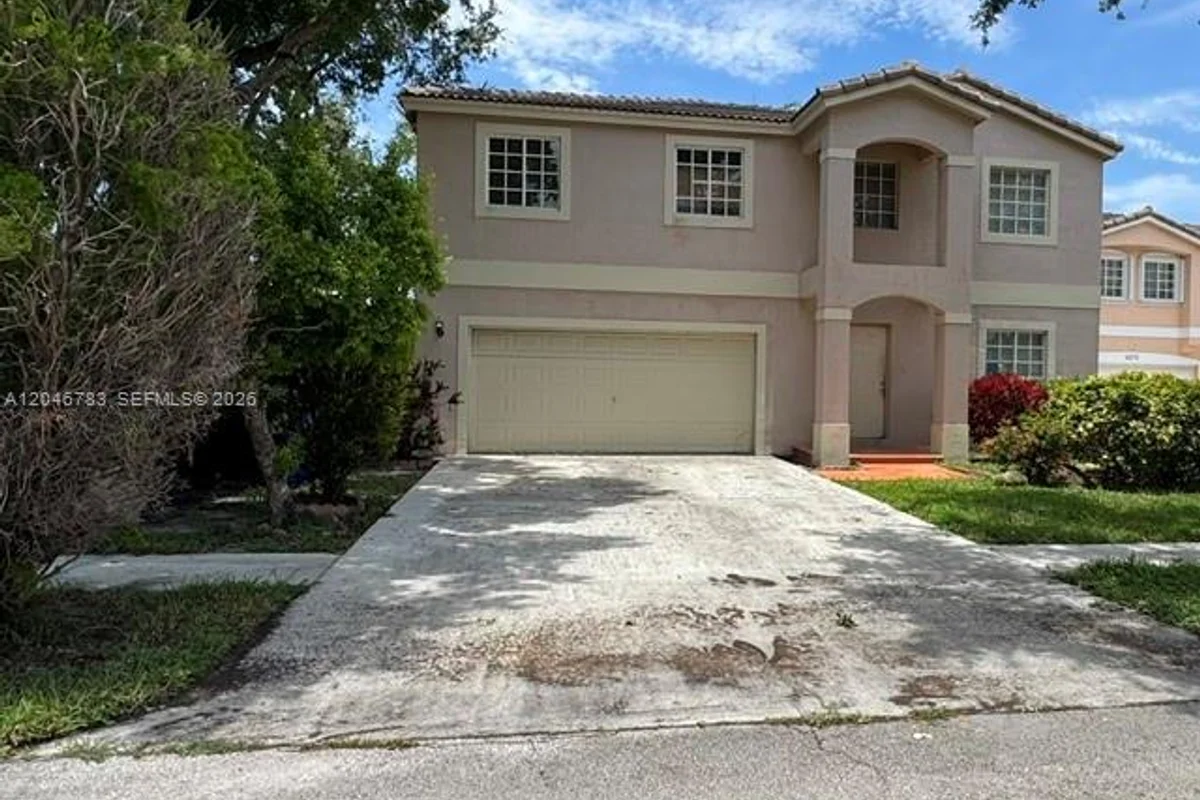 10275 SW 24th St, Miramar: photo 1 of 3