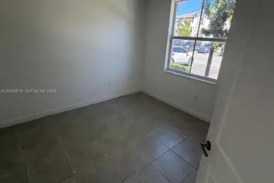12213 NW 23rd Pl, Miami: photo 1 of 14