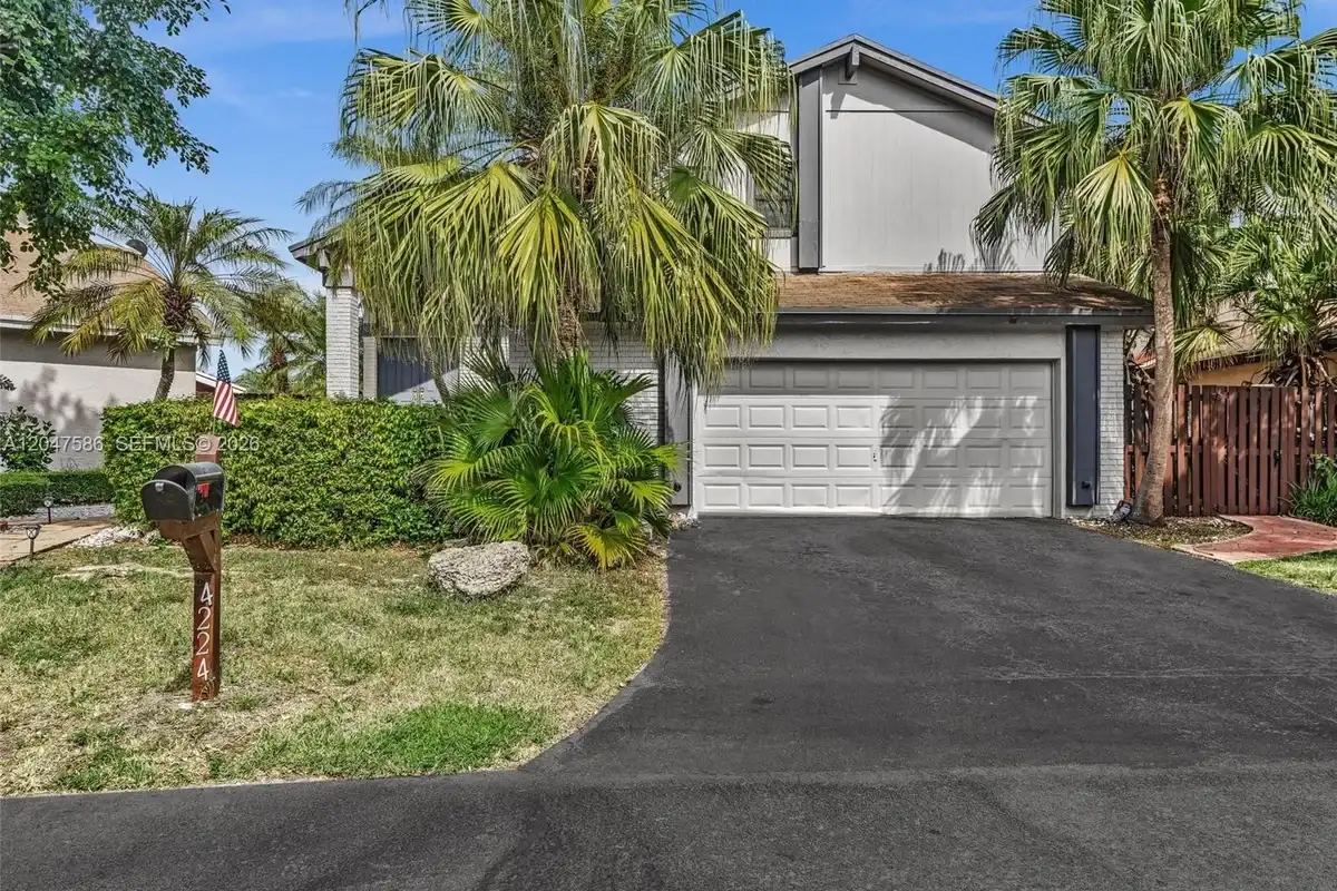 4224 SW 148th Pl, Miami: photo 1 of 34