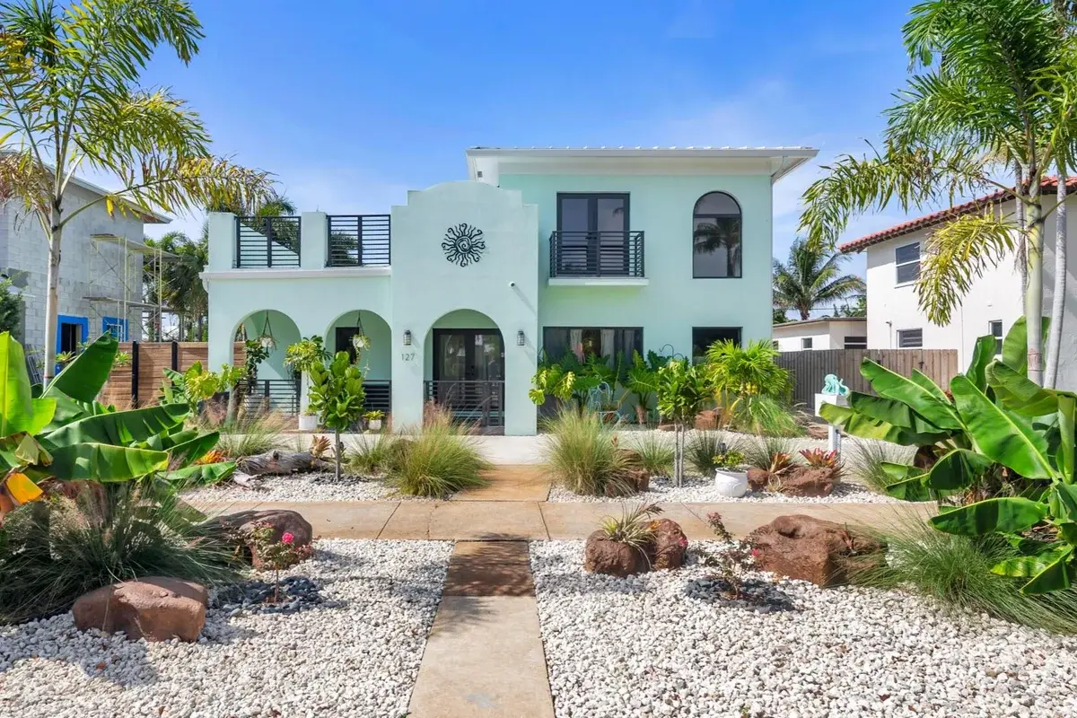 127 Auburn Dr, Lake Worth Beach: photo 1 of 51