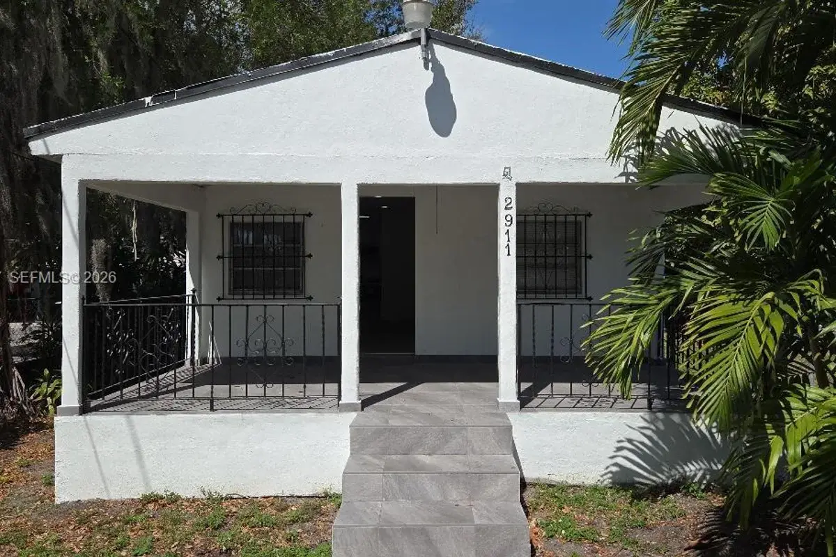 2911 NW 30th St, Miami: photo 1 of 13