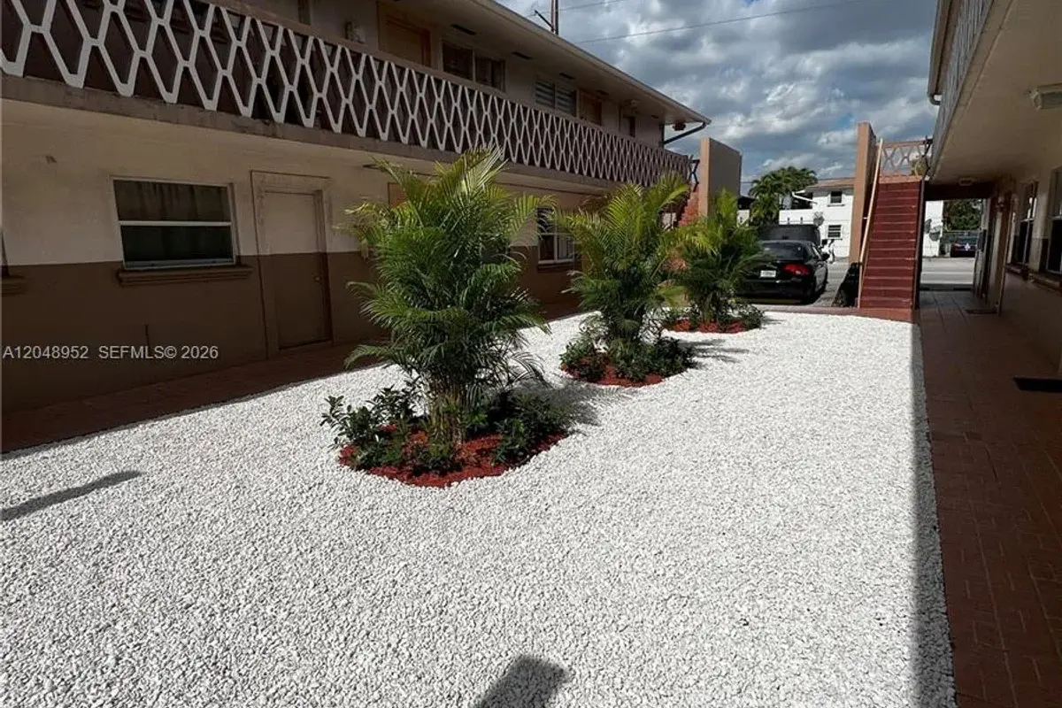 654 W 29th St #1, Hialeah: photo 1 of 26