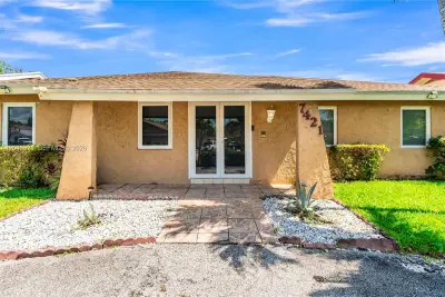7421 SW 14th Ct, North Lauderdale: photo 1 of 24