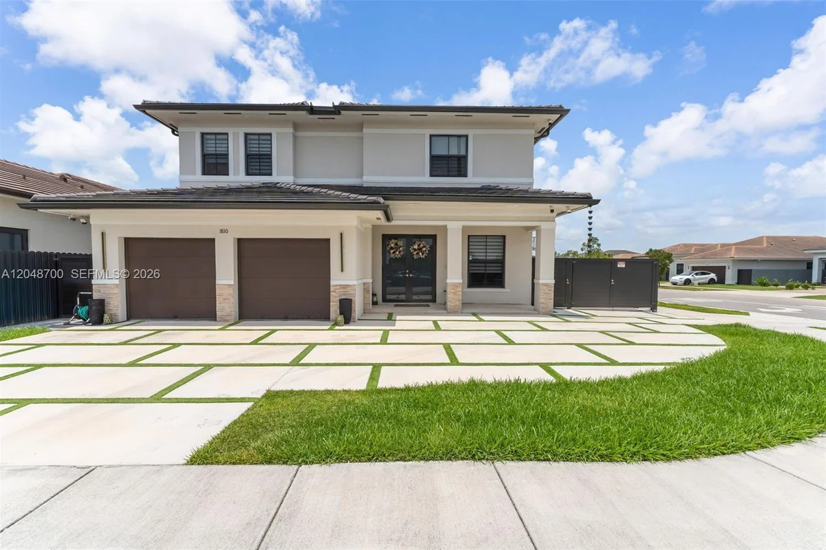 1810 SW 144th Ave, Miami: photo 1 of 58
