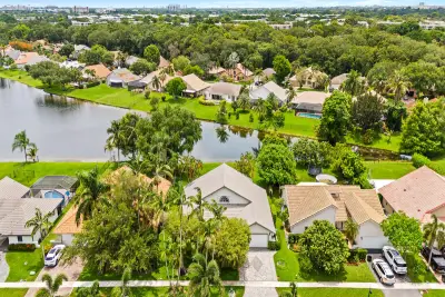 1750 W Oak Knoll Cir, Davie: photo 1 of 26