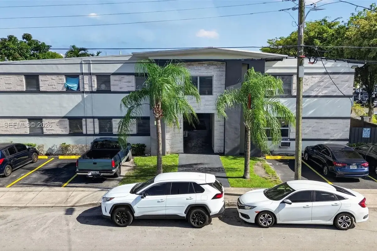 2170 NW Flagler Ter, Miami: photo 1 of 31