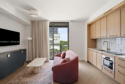 2700 NW 2nd Ave #432, Miami: photo 1 of 26
