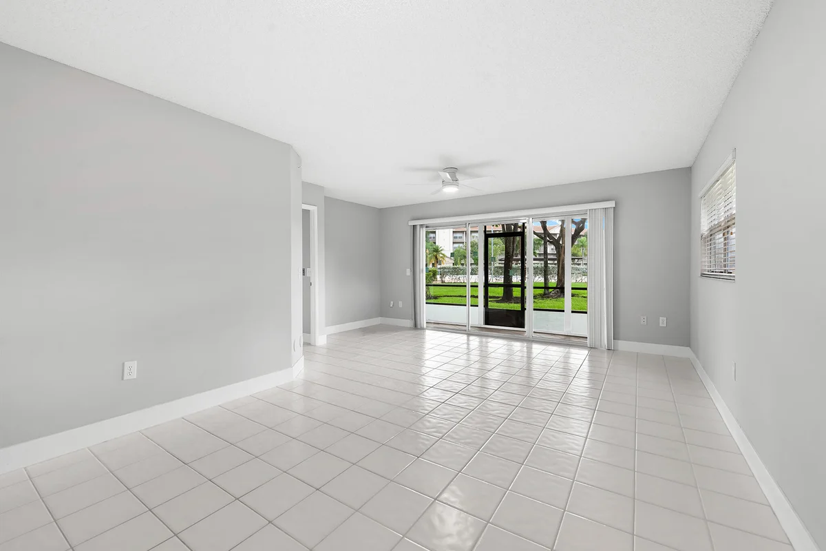 550 SW 137 Ave #L114, Pembroke Pines: photo 1 of 45
