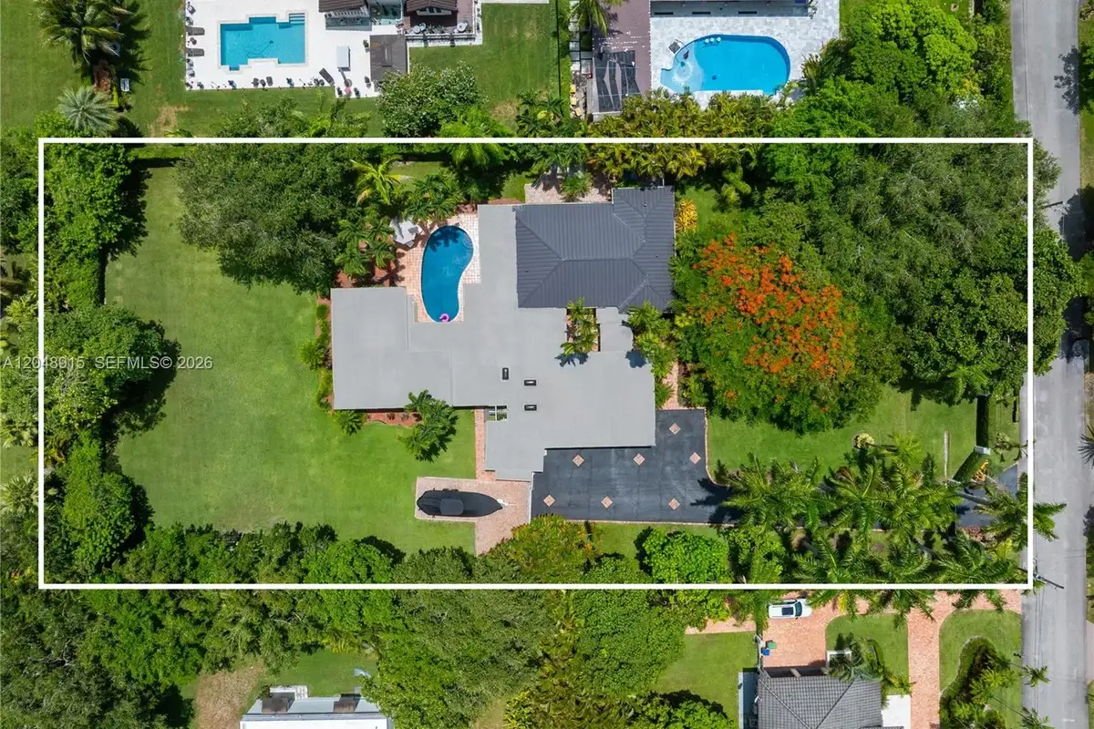 8735 SW 122nd St, Miami: photo 1 of 80