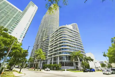 488 NE 18th St #3508, Miami: photo 1 of 13