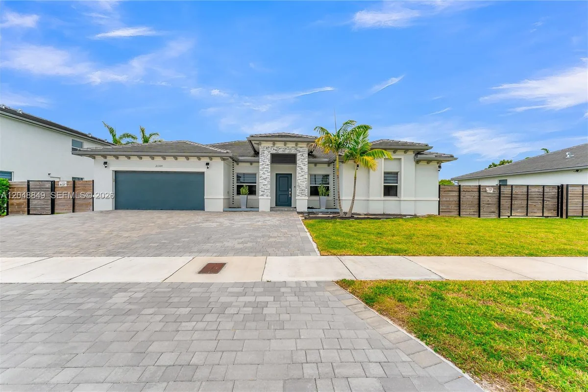 21100 SW 127th Pl, Miami: photo 1 of 36