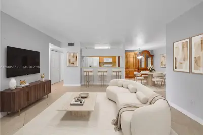 15770 SW 106th Ter #106, Miami: photo 1 of 25