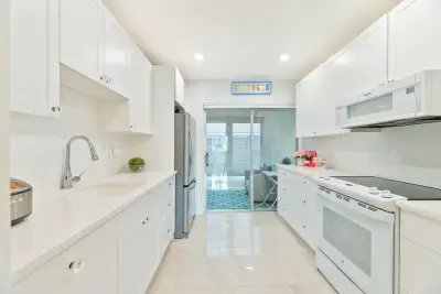 32 Abbey Ln #205, Delray Beach: photo 1 of 25