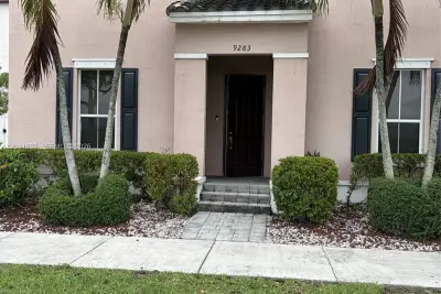 9283 SW 172nd Ave, Miami: photo 1 of 1