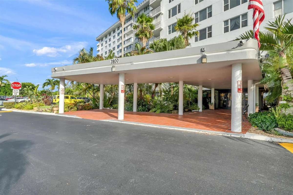 3800 Hillcrest Dr #422, Hollywood: photo 1 of 33