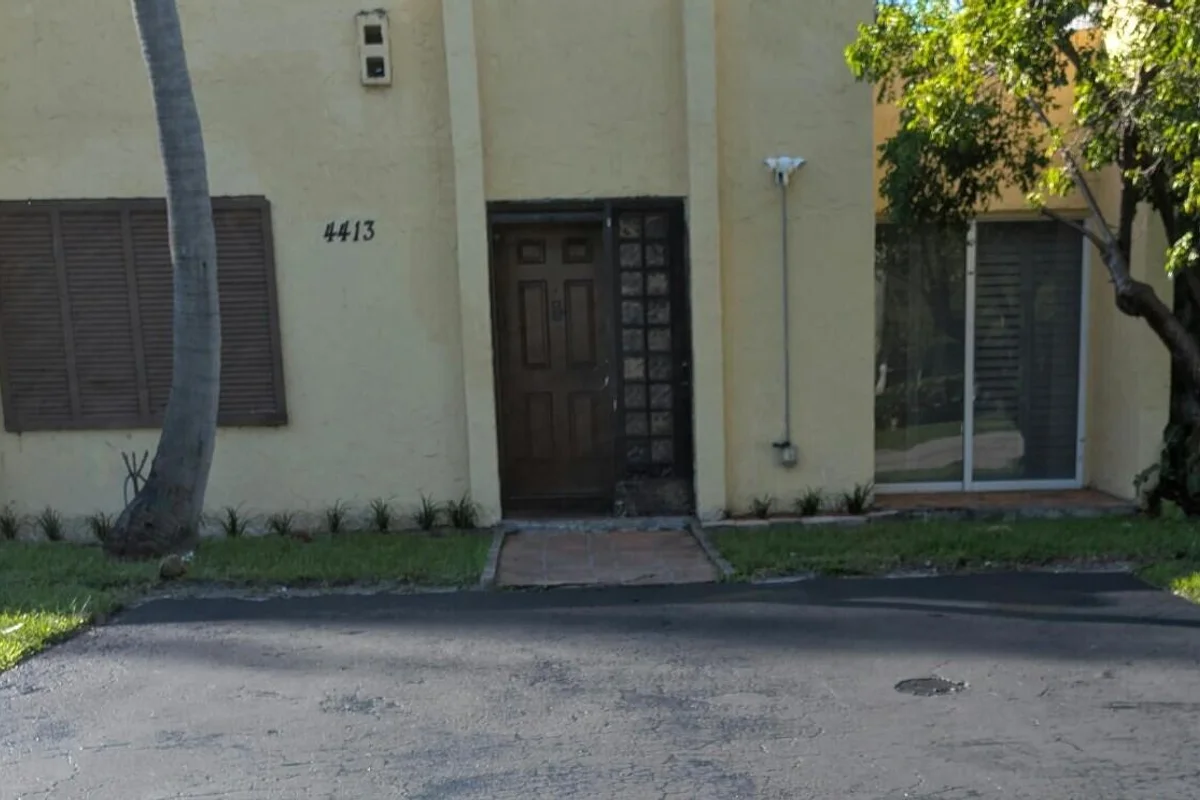 4413 NW 3rd Ave, Deerfield Beach: photo 1 of 11