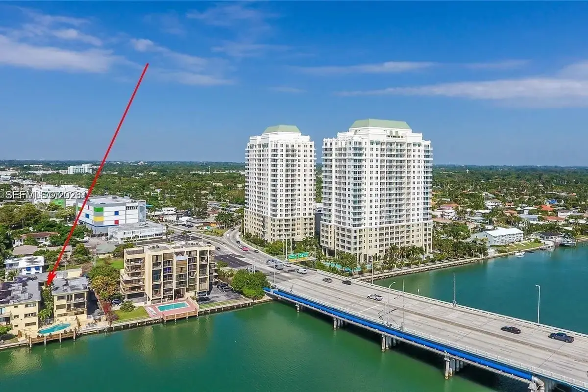 7845 NE Bayshore Ct #8, Miami: photo 1 of 20