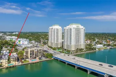 7845 NE Bayshore Ct #8, Miami: photo 1 of 20