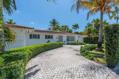 20235 Highland Lakes Blvd, Miami: photo 1 of 41
