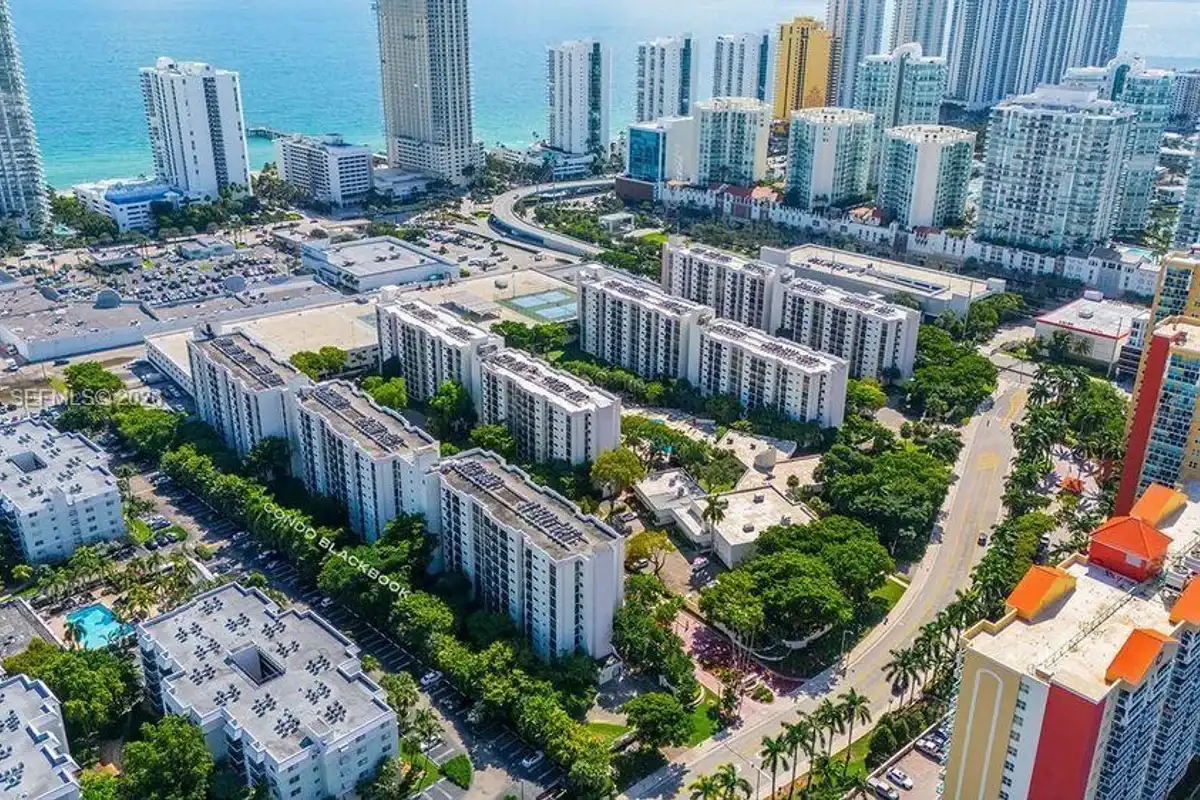 16909 N Bay Rd #907, Sunny Isles Beach: photo 1 of 19