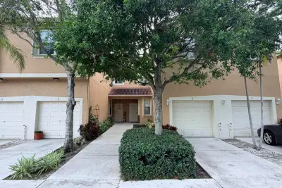 154 Village Blvd #E, Tequesta: photo 1 of 22