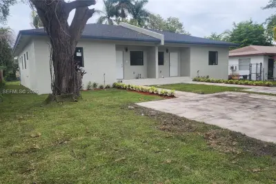 1440-1444 NE 147 St, North Miami Beach: photo 1 of 3