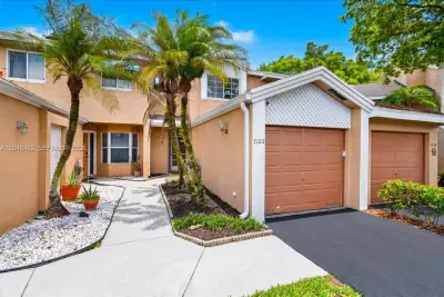 7102 Woodmont Way, Tamarac: photo 1 of 35