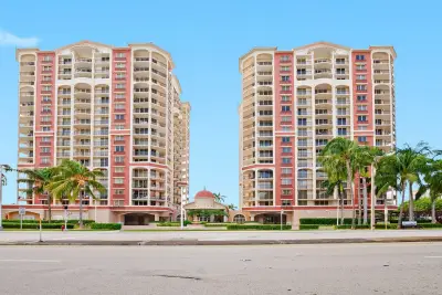 2001 N Ocean Blvd #202, Fort Lauderdale: photo 1 of 42