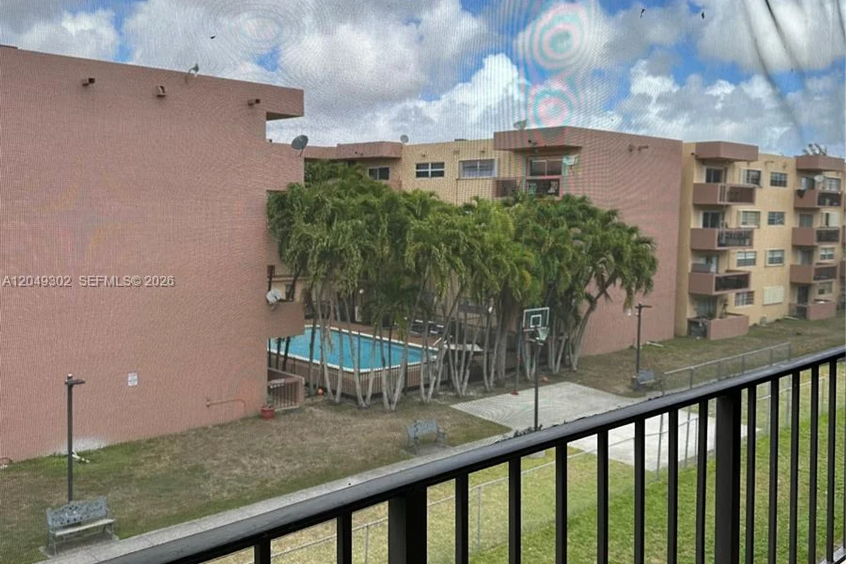 399 NW 72nd Ave #310, Miami: photo 1 of 15