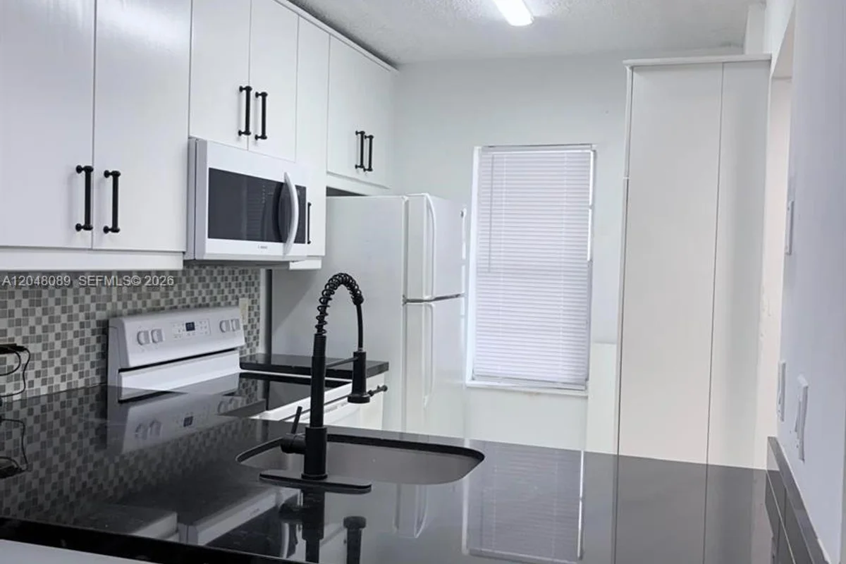 8305 Royal Palm Blvd #103, Coral Springs: photo 1 of 21