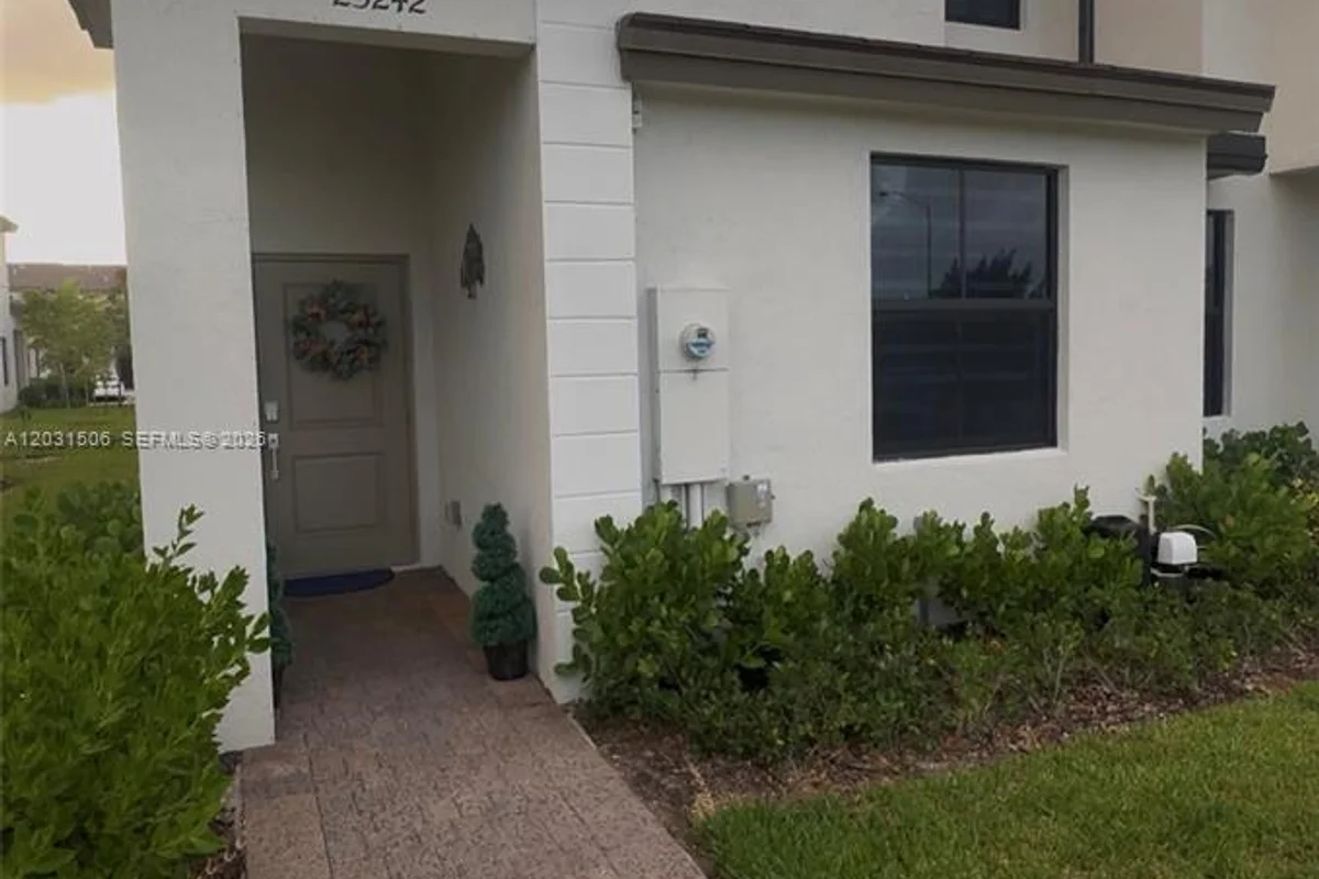 23242 SW 127th Ct, Homestead: photo 1 of 57