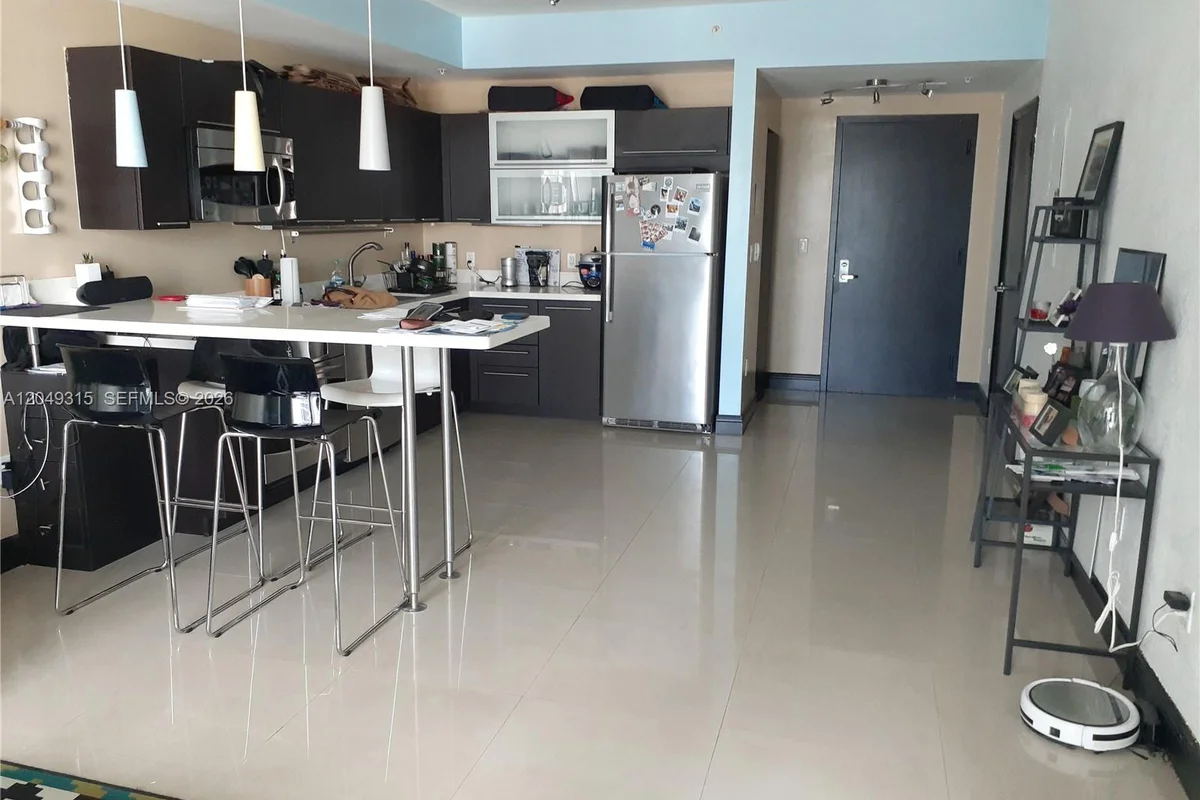 90 SW 3rd St #1914, Miami: photo 1 of 8