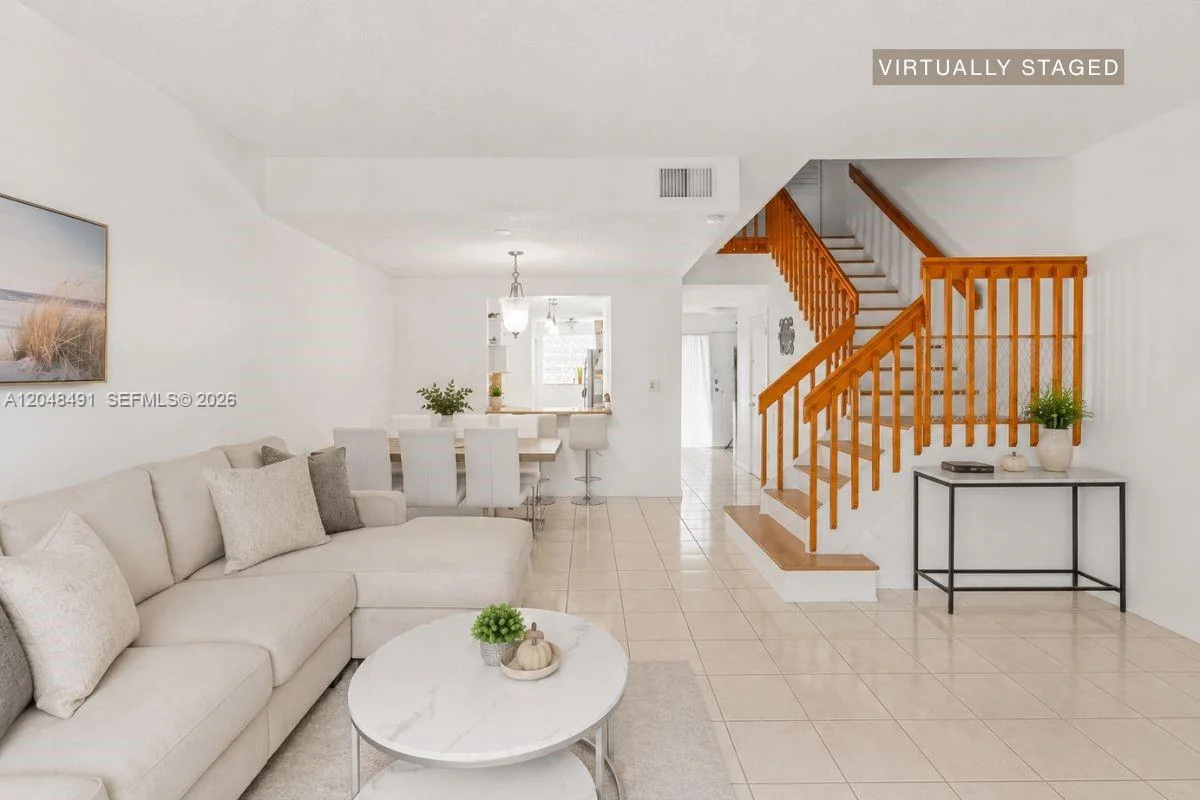 10014 Hammocks Blvd #204-4, Miami: photo 1 of 17