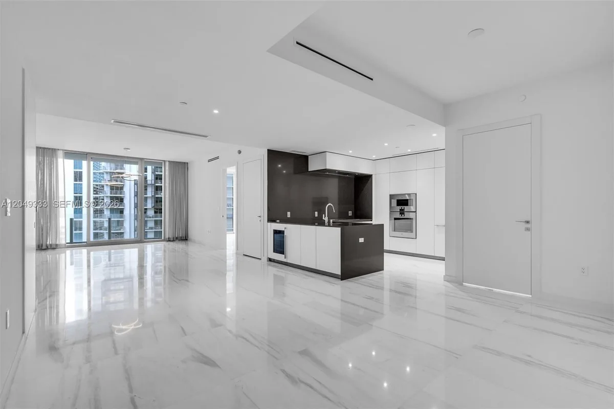 300 Biscayne Boulevard Way #3009W, Miami: photo 1 of 52