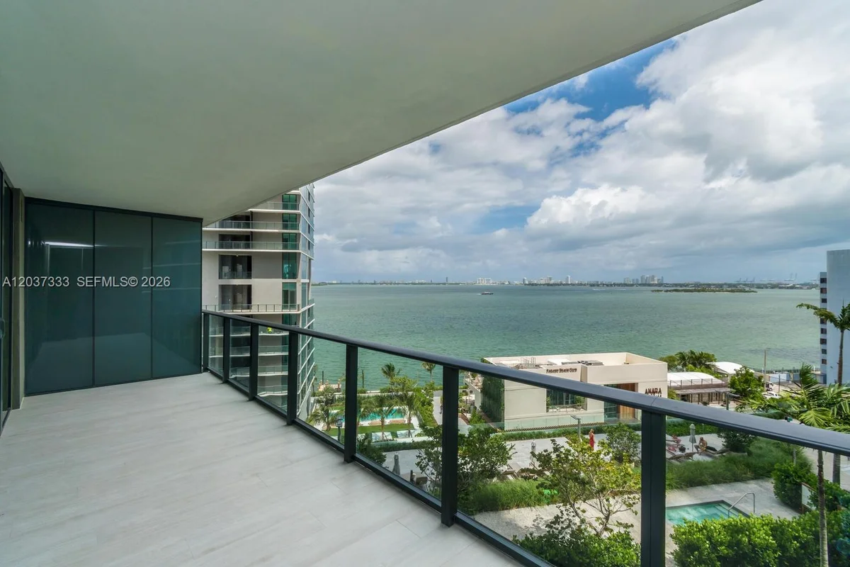 650 NE 32nd St #805, Miami: photo 1 of 66