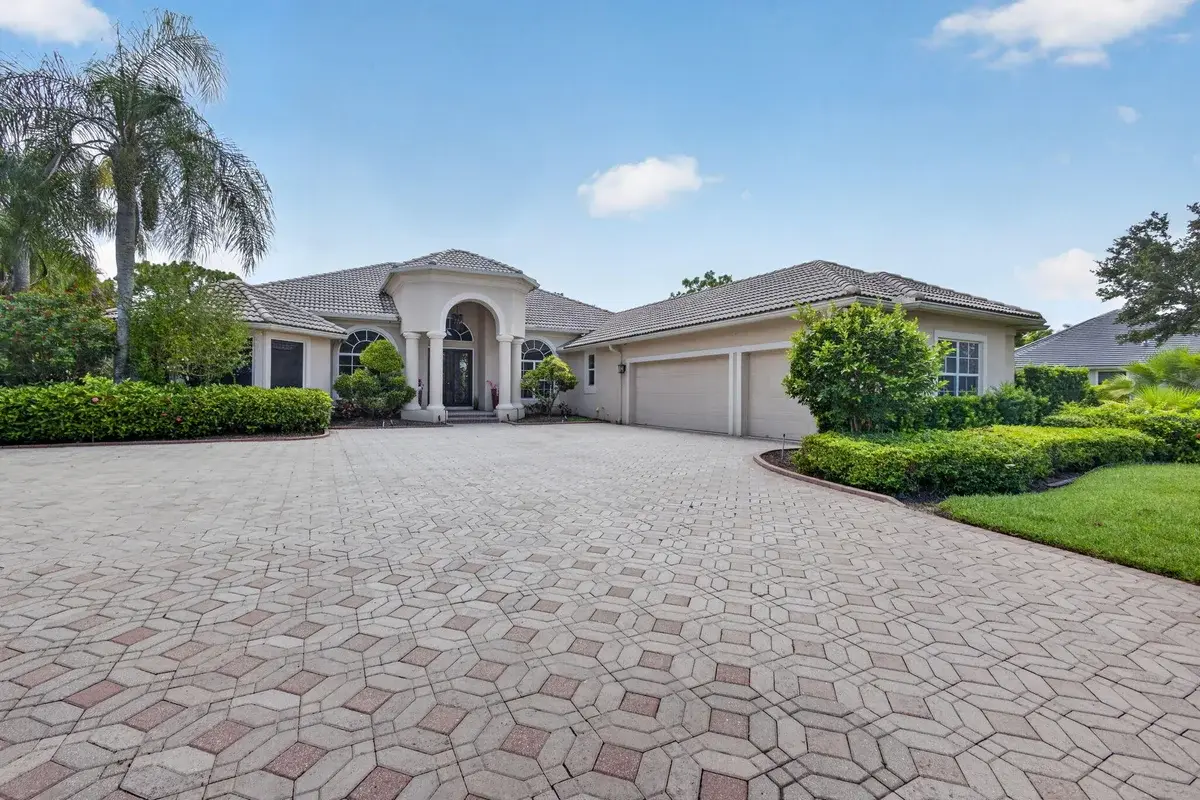 8055 Woodsmuir Dr, West Palm Beach: photo 1 of 99