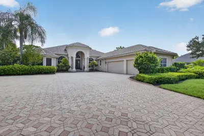 8055 Woodsmuir Dr, West Palm Beach: photo 1 of 99