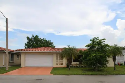 4914 NW 49th Rd, Tamarac: photo 1 of 19