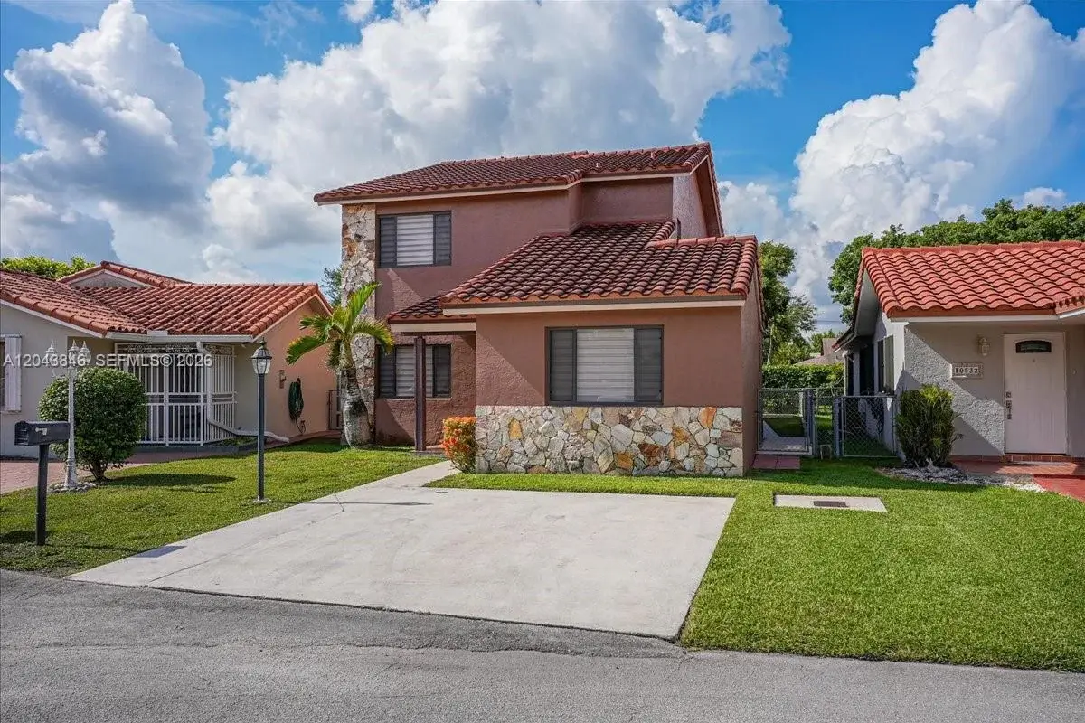 10528 SW 69th Ter, Miami: photo 1 of 39