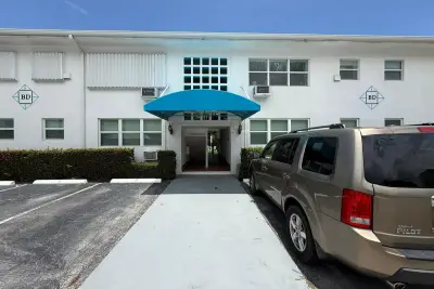 700 Antioch Ave #9, Fort Lauderdale: photo 1 of 13