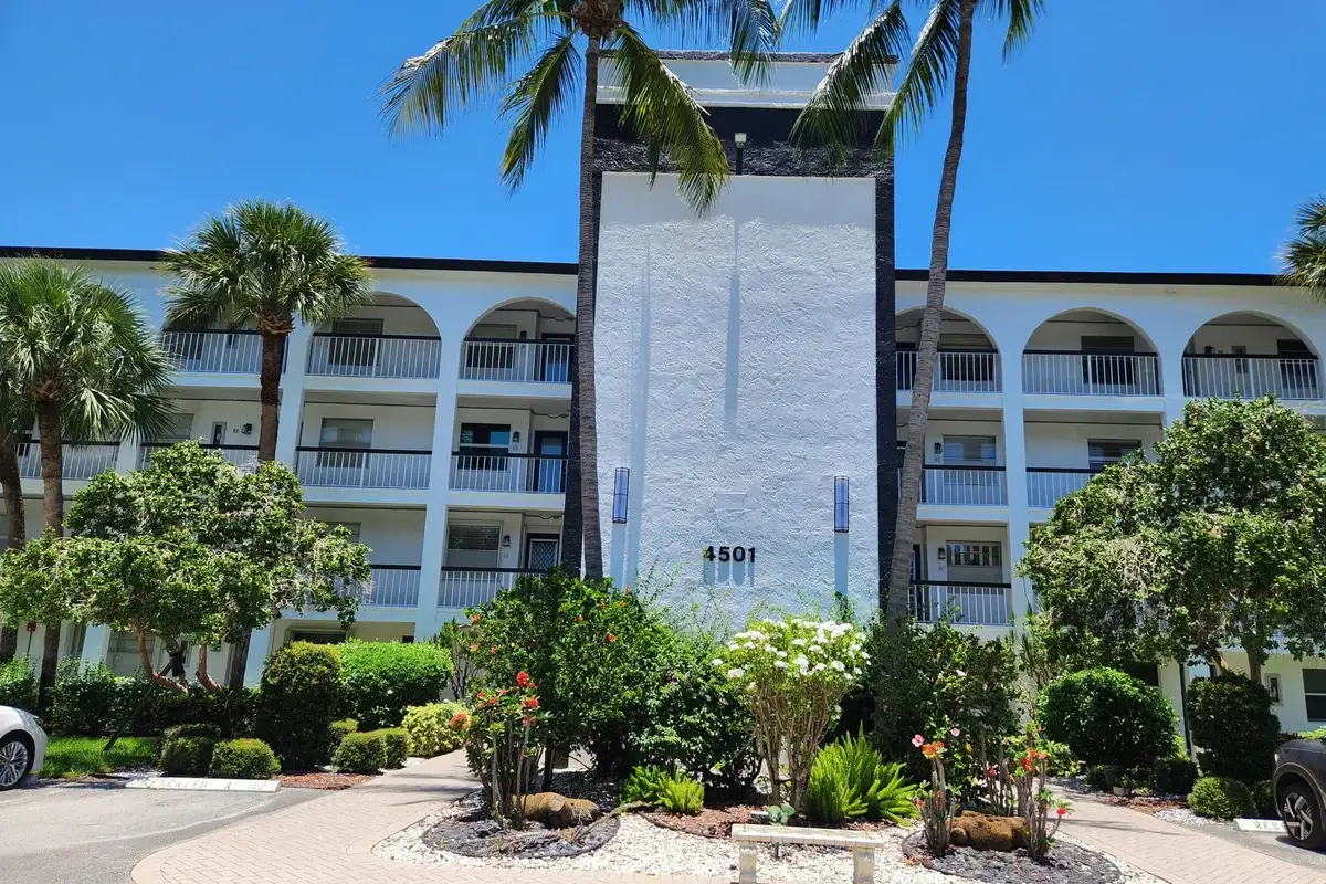 4501 Martinique Way #C2, Coconut Creek: photo 1 of 30