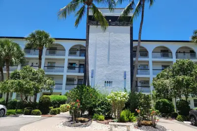 4501 Martinique Way #C2, Coconut Creek: photo 1 of 30