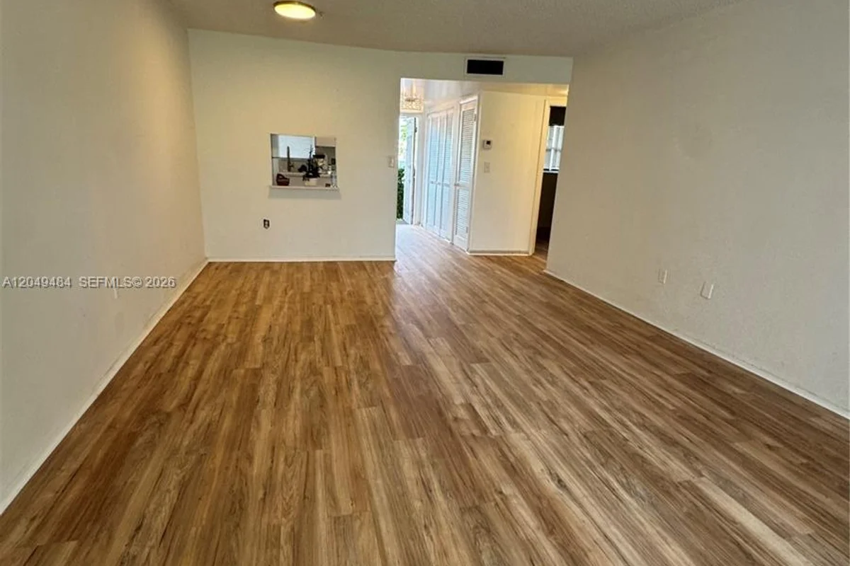 8500 Sunrise Lakes Blvd #103, Sunrise: photo 1 of 1