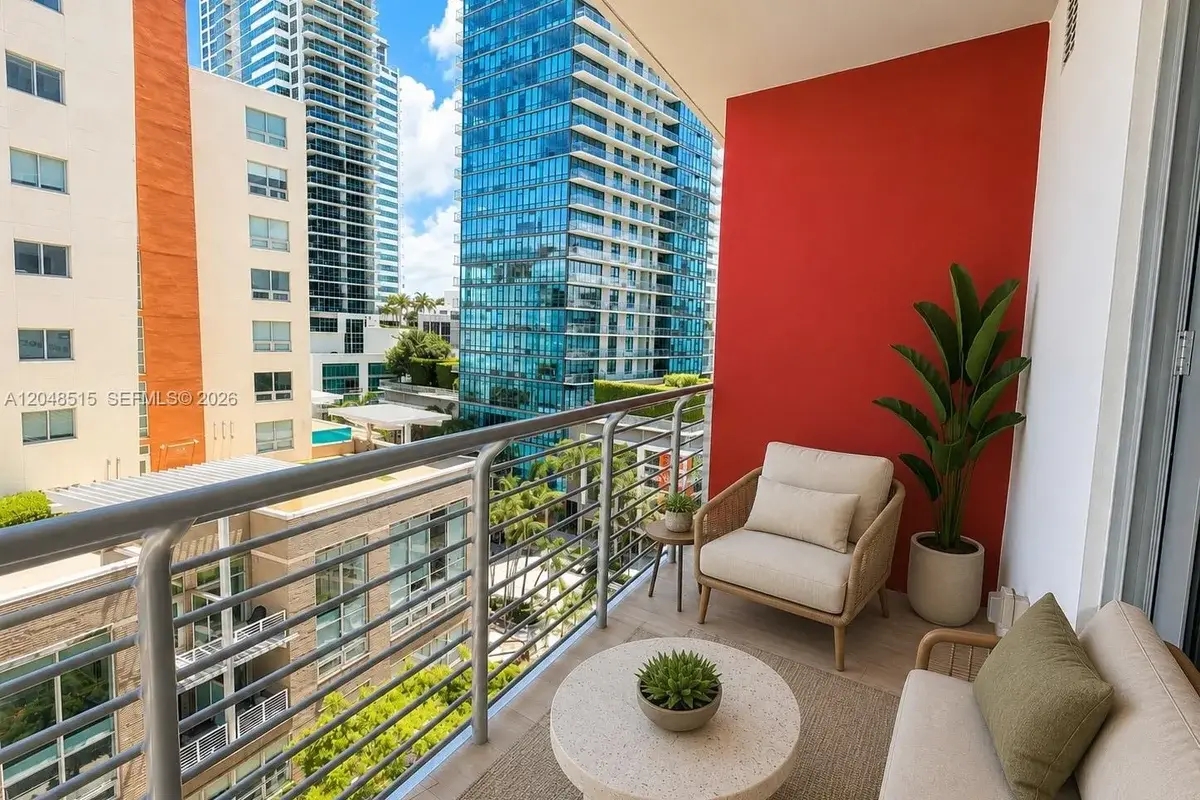 90 NE 32nd St #814, Miami: photo 1 of 67