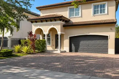 15441 SW 11th Ter, Miami: photo 1 of 26