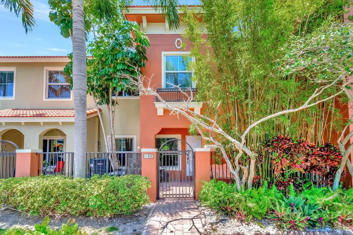 103 Monterey Bay Dr, Boynton Beach: photo 1 of 40