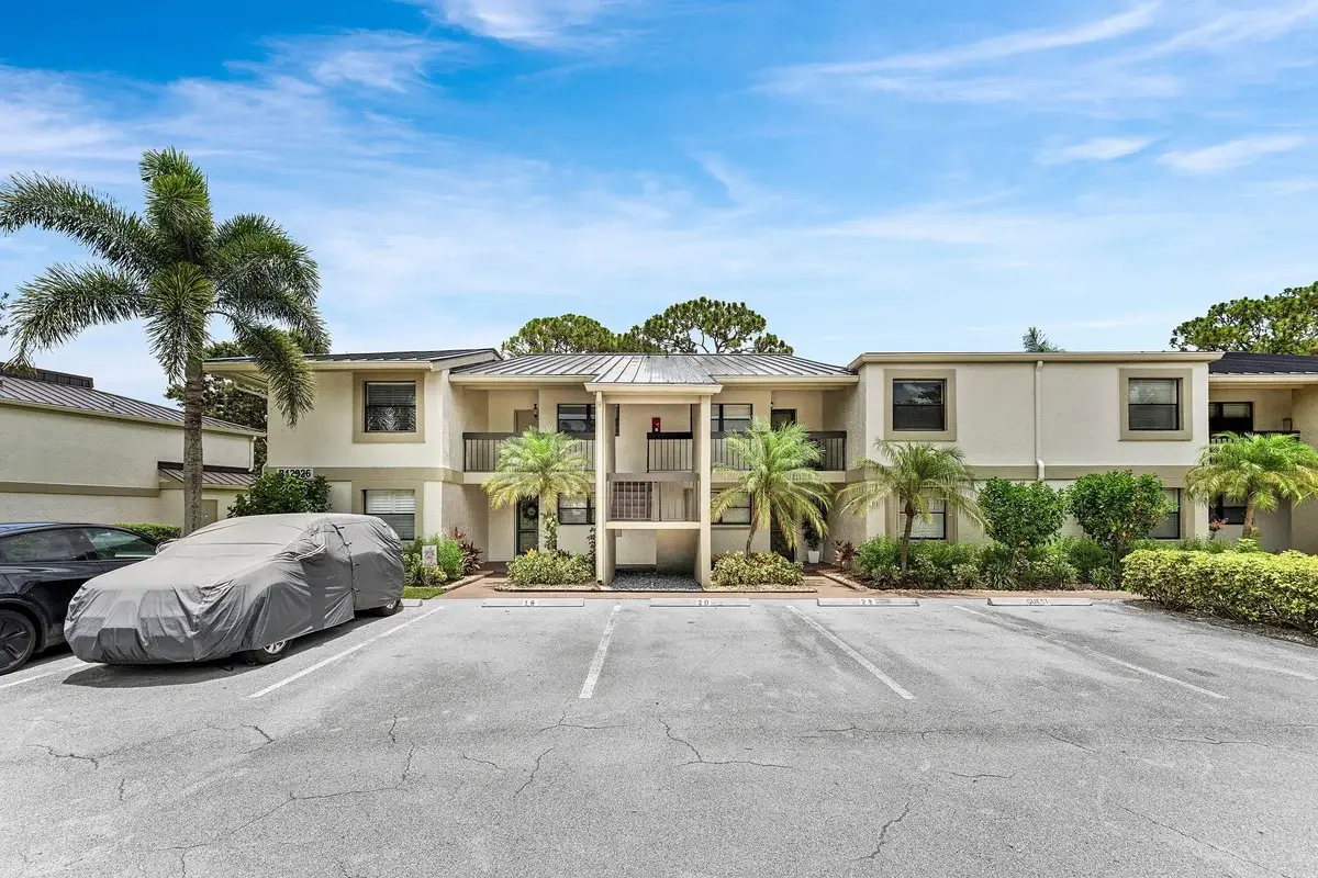 12926 Briarlake Dr #201, Palm Beach Gardens: photo 1 of 36