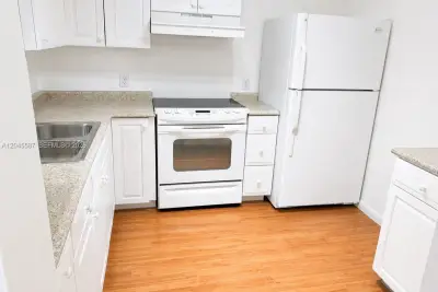 11925 NE 2nd Ave #B315, North Miami: photo 1 of 19